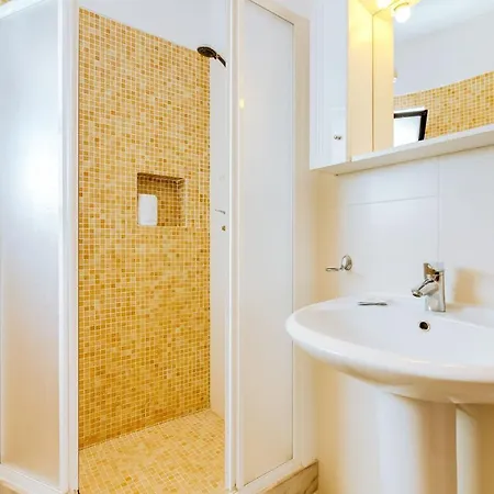 Lovelystay - Mimi Holiday home *
