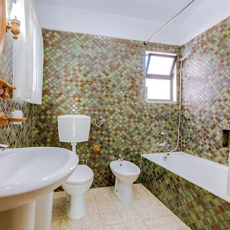 Mimi - Private T5 Oasis In The Heart Of By Lovelystay